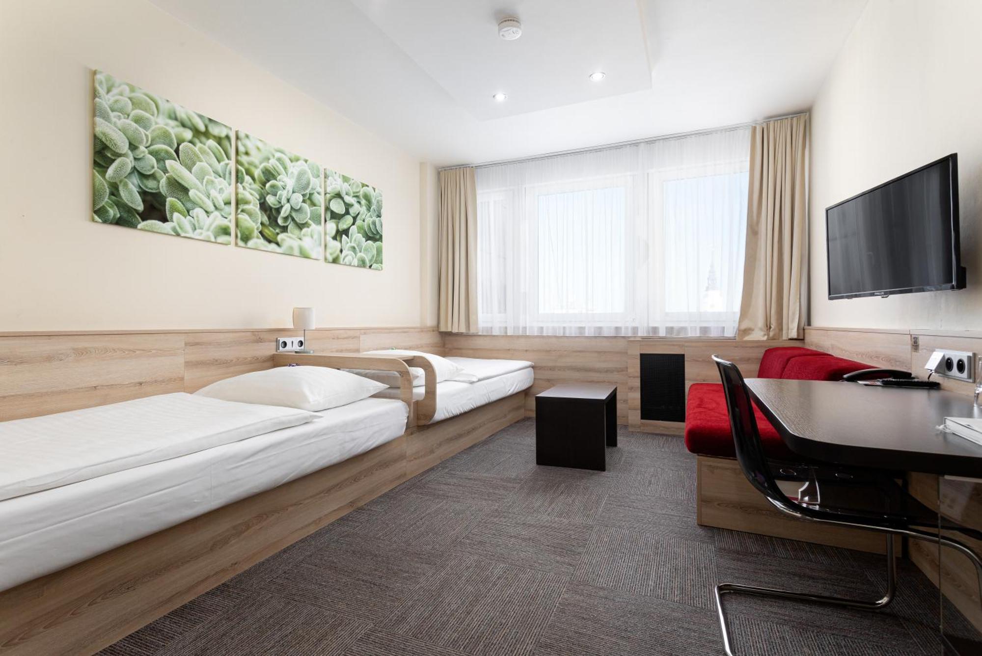 Hotel Koruna 오파바 외부 사진