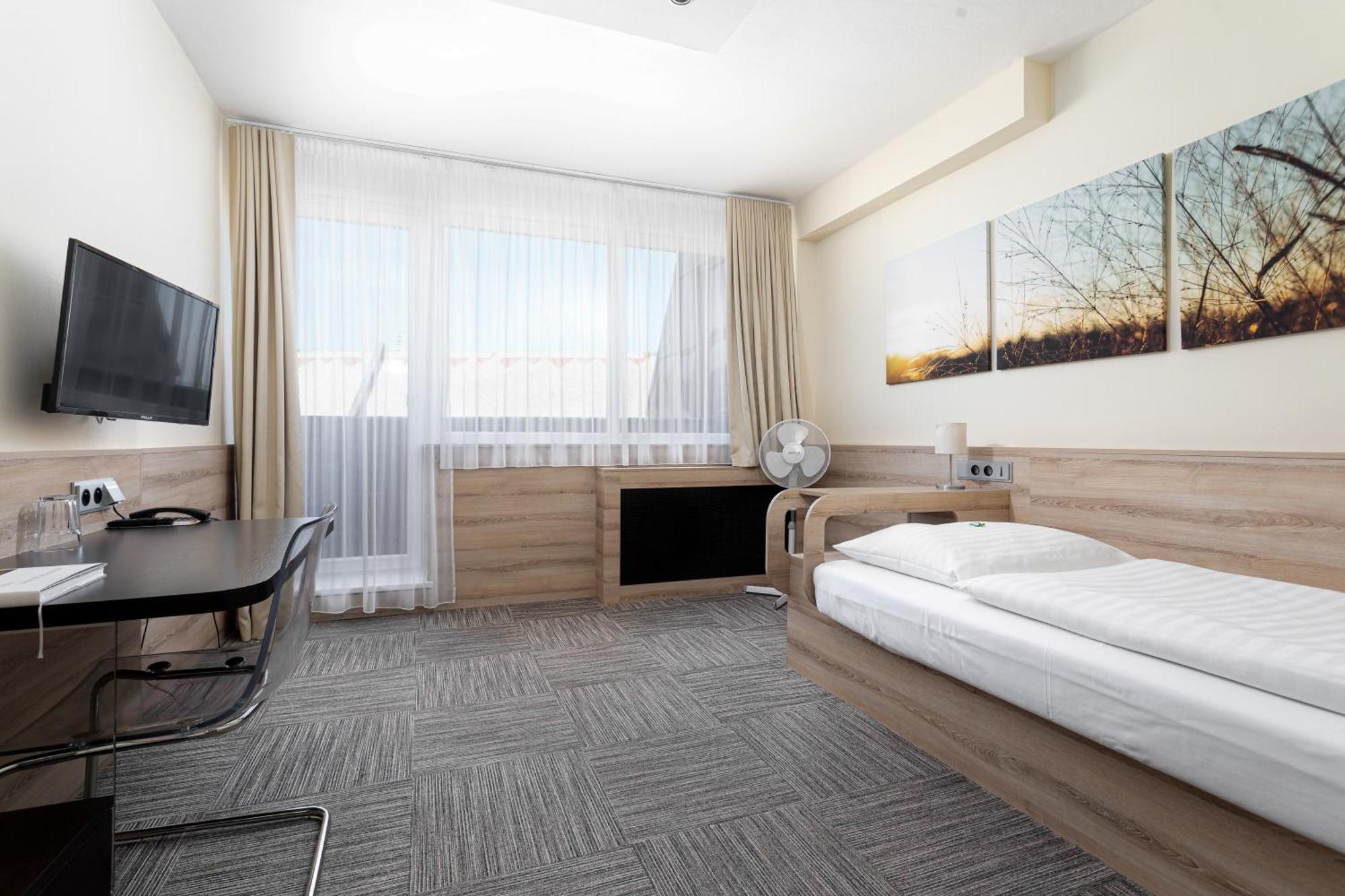 Hotel Koruna 오파바 외부 사진