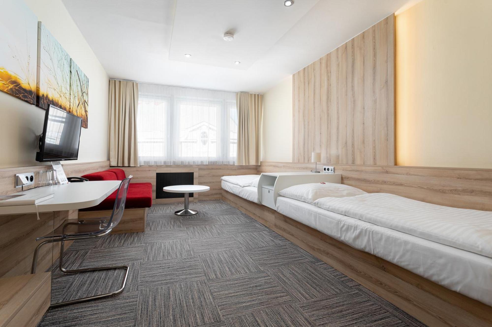Hotel Koruna 오파바 외부 사진