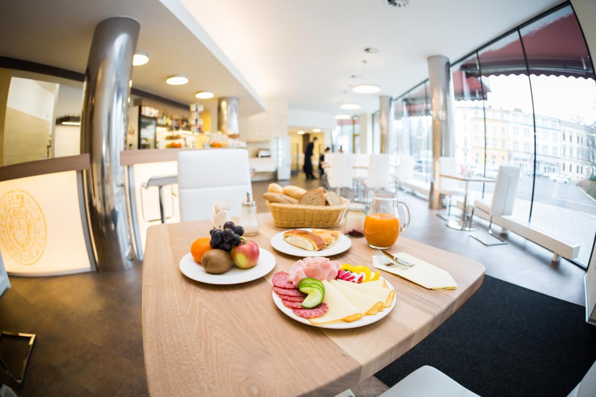 Hotel Koruna 오파바 외부 사진